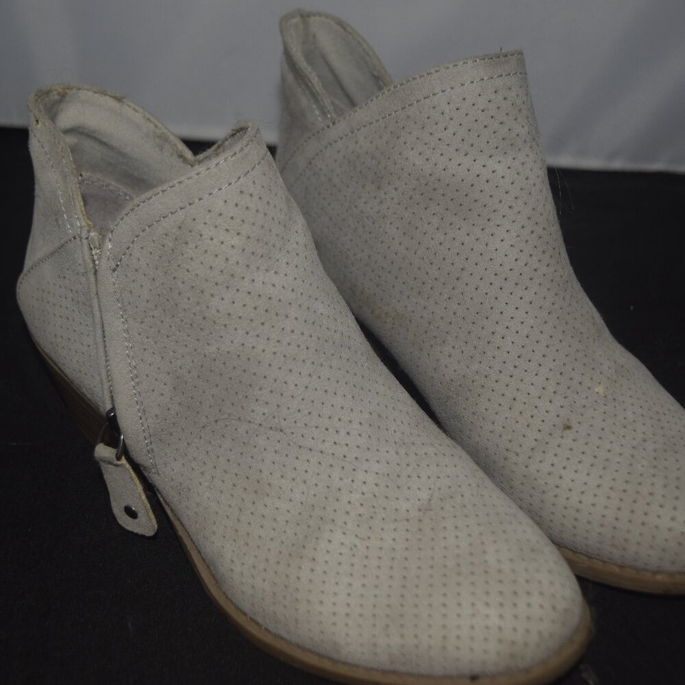 Women's Perforated Calista Grey Ankle Boots - low stacked heel - 6